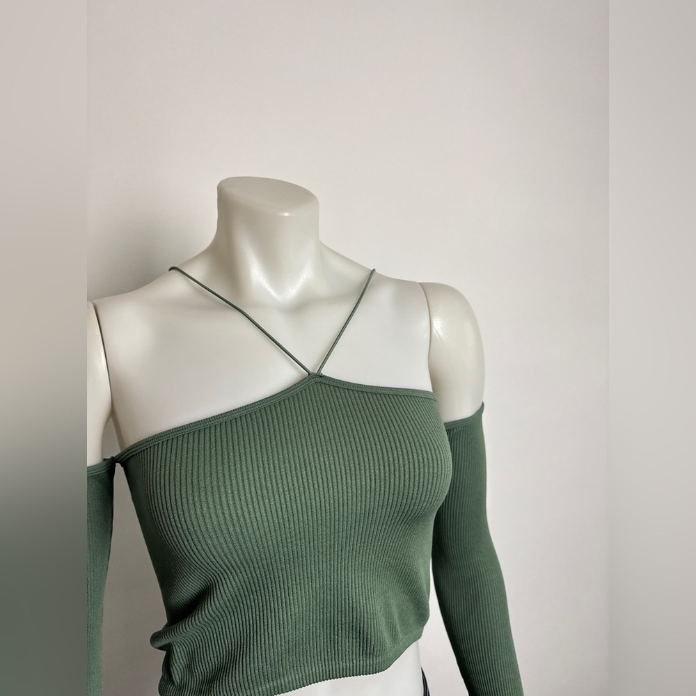 NWT - ZARA - Green ribbed Open shoulder Cropped top. M/L - Picture 3 of 9